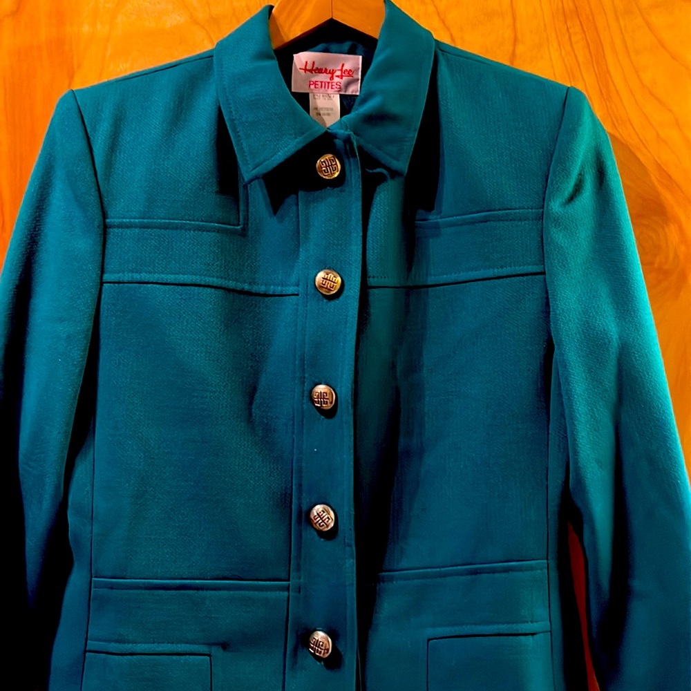 Vintage but practical  skirt suit six petite